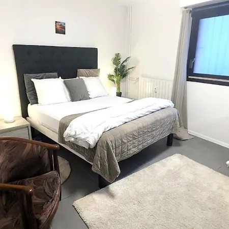 Cosy Laurier - 2ch - Quiet Hypercenter
